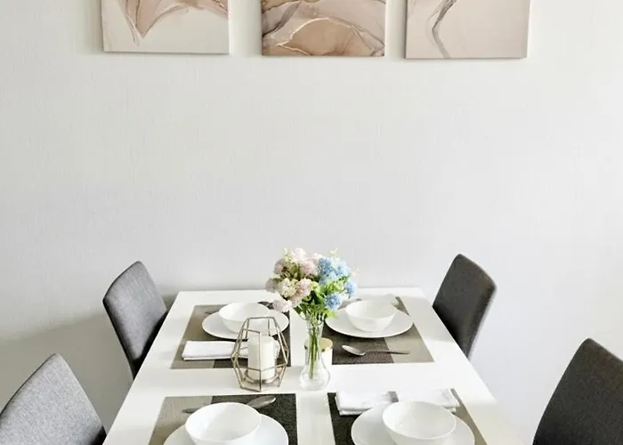 Luxury 2 Bed 2 Bathroom Near Qsncc 400m Mrt Apartamento