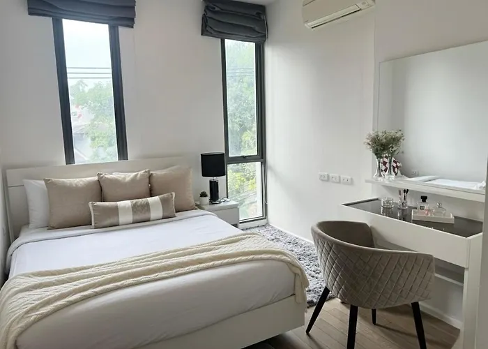 Luxury 2 Bed 2 Bathroom Near Qsncc 400m Mrt Bangkok