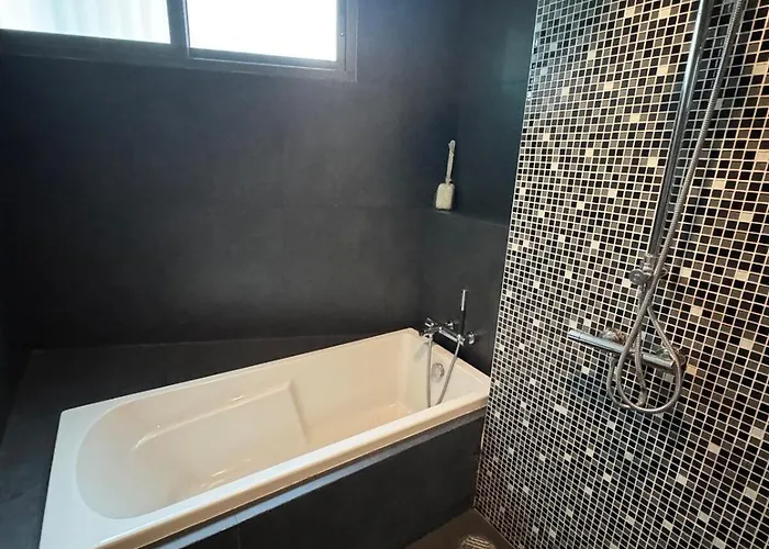 Luxury 2 Bed 2 Bathroom Near Qsncc 400m Mrt Bangkok