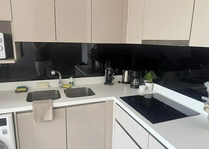 Luxury 2 Bed 2 Bathroom Near Qsncc 400m Mrt *